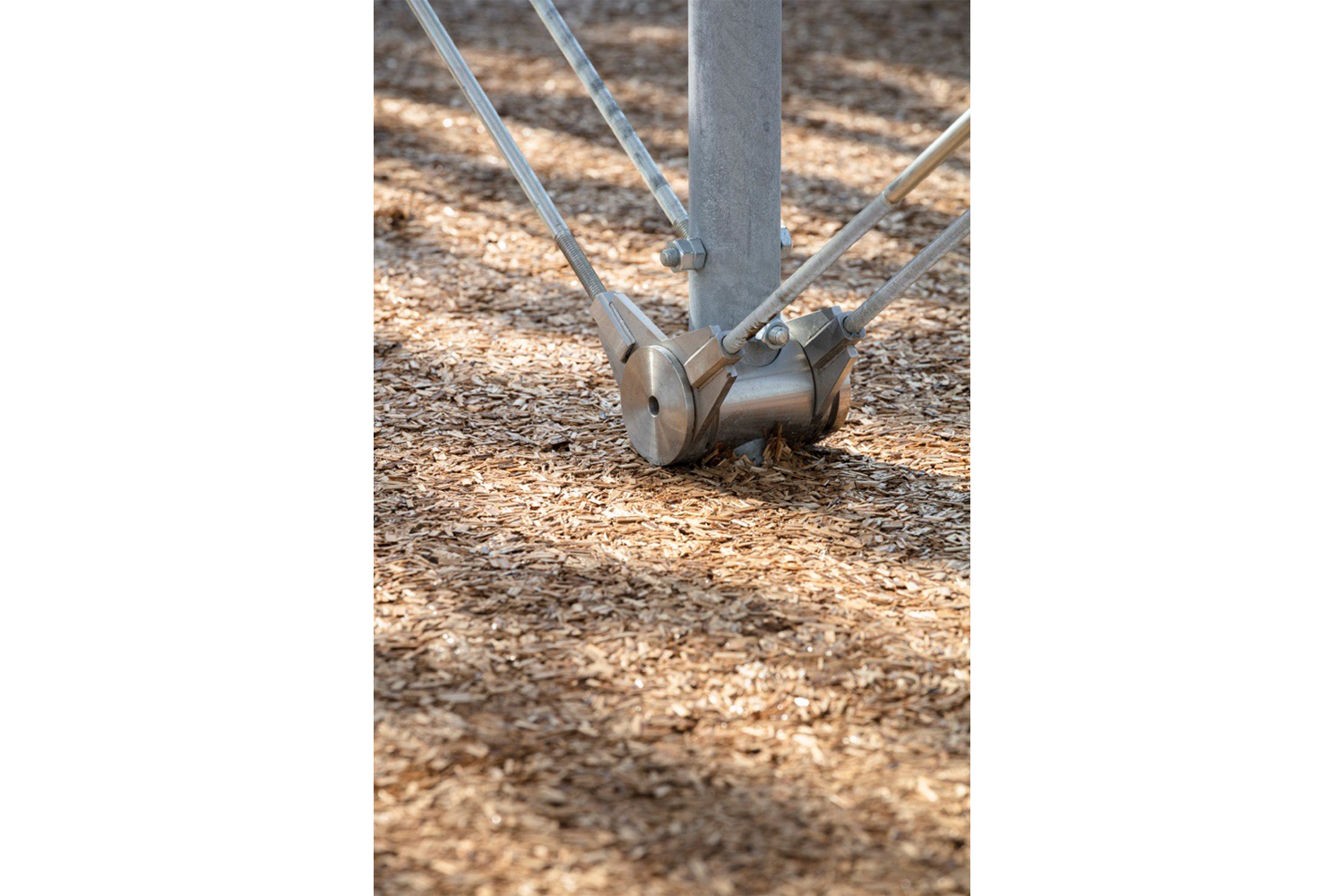 安全性と美観性を兼ね備えたオリジナルクランプ