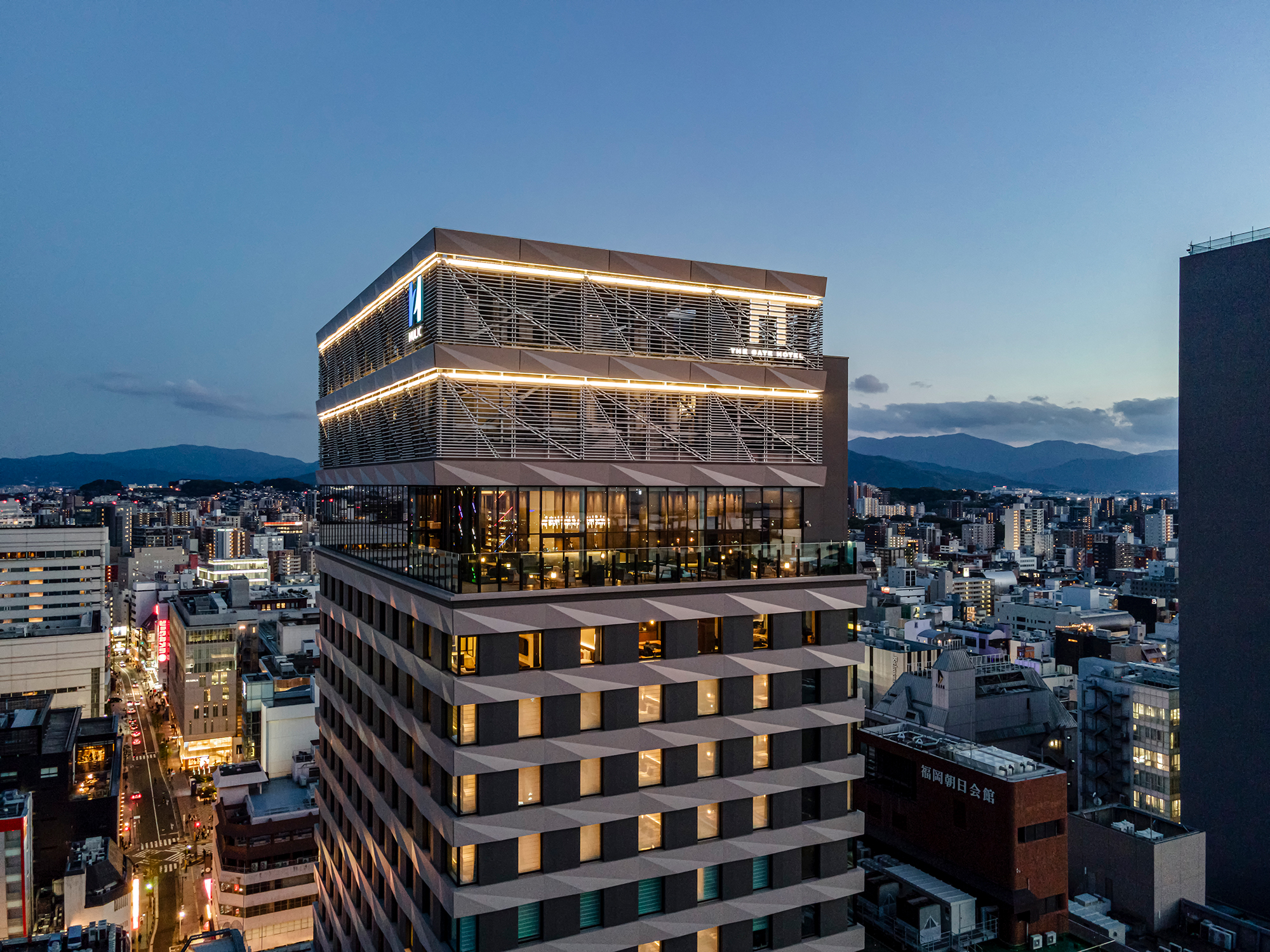 北東側外観（上部）