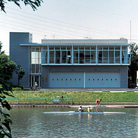 東京経済大学 戸田艇庫