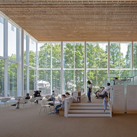 大宮区役所・大宮図書館