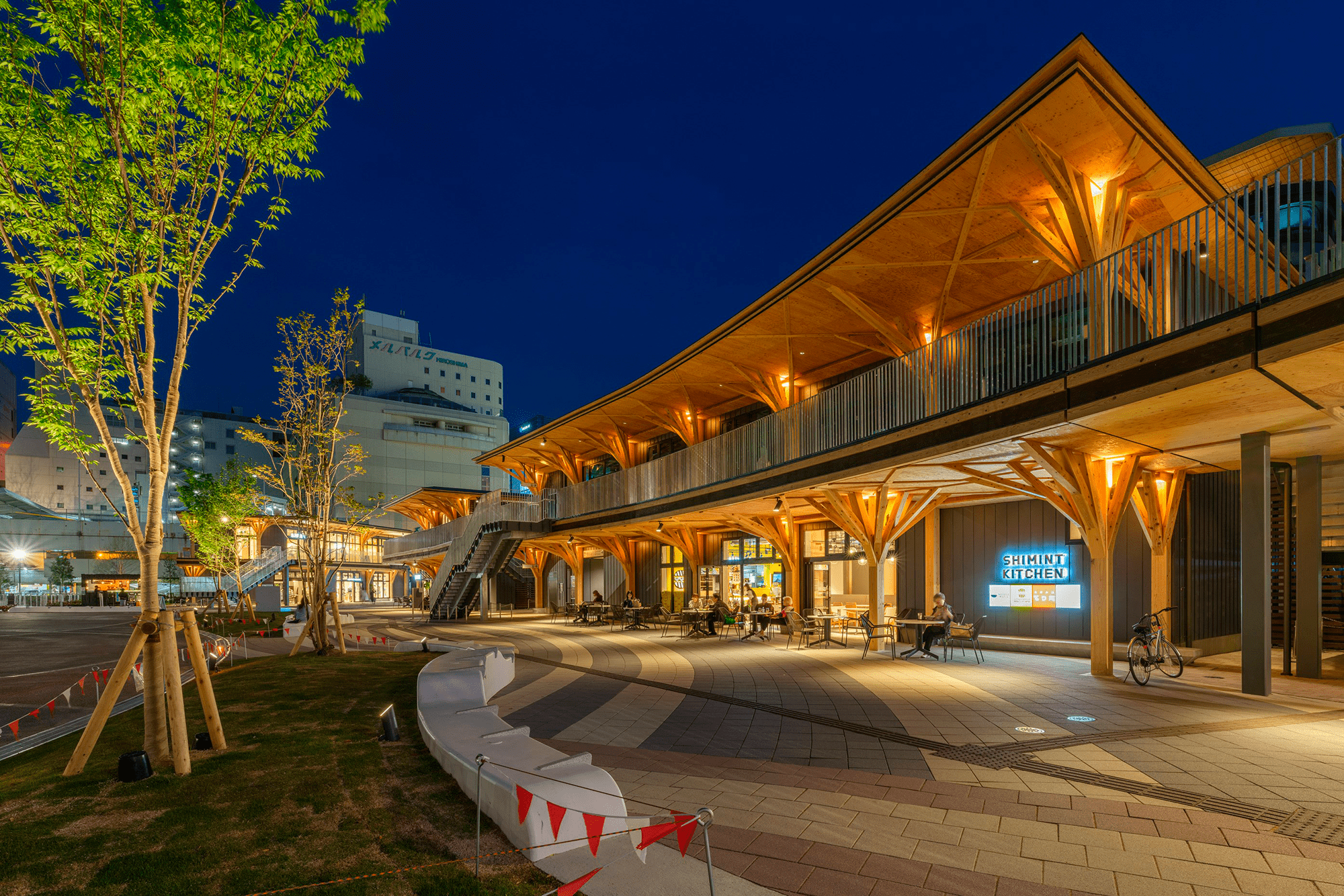 木造店舗夜景